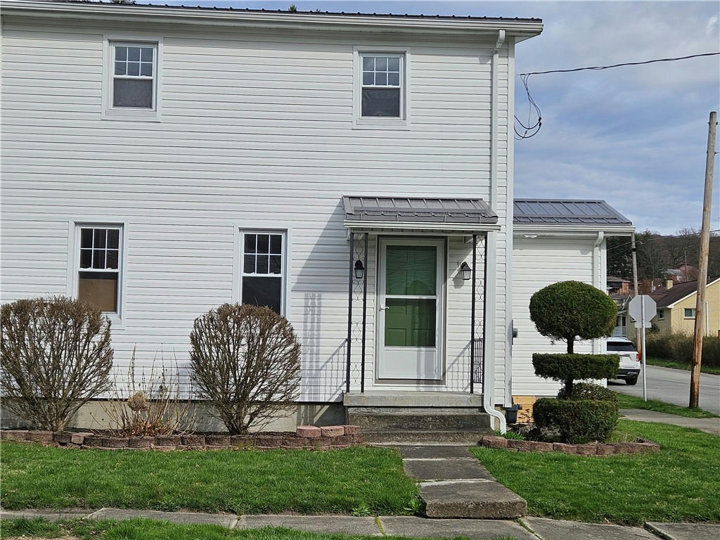 1017 SYCAMORE ST, CONNELLSVILLE, PA 15425, photo 1 of 22