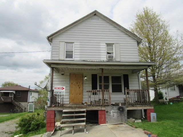 920 W 4TH AVE, DERRY, PA 15627, photo 1 of 14