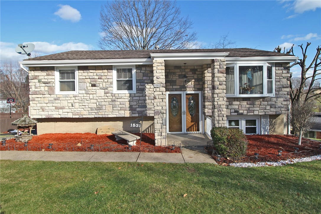 1531 ROSE AVE, SOUTH PARK, PA 15129, photo 1 of 28