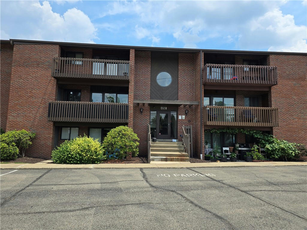 1202 DUTILH RD APT 19, CRANBERRY TOWNSHIP, PA 16066, photo 1 of 25