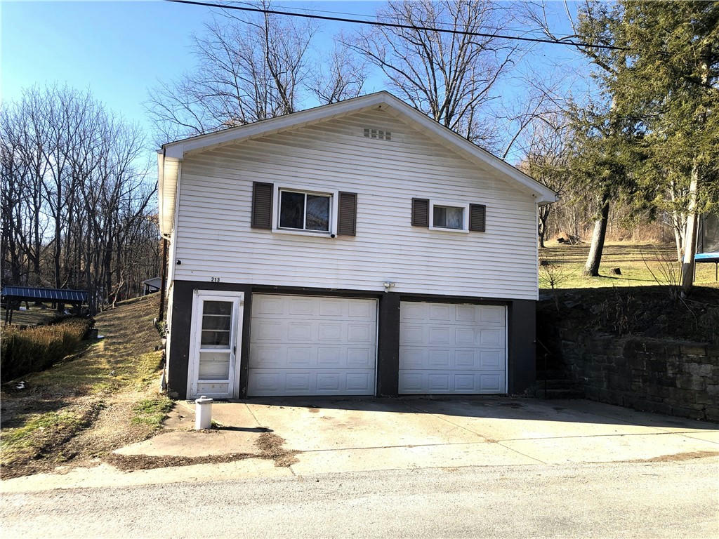 213 RURAL VALLEY RD, CLAYSVILLE, PA 15323, photo 1 of 22