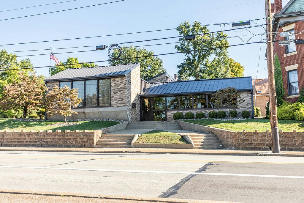 250 W MAIN ST, Uniontown, PA 15401 Office For Sale