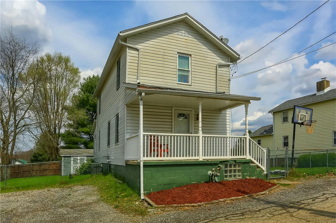 30 CENTER ST, BAIRDFORD, PA 15006, photo 1 of 42